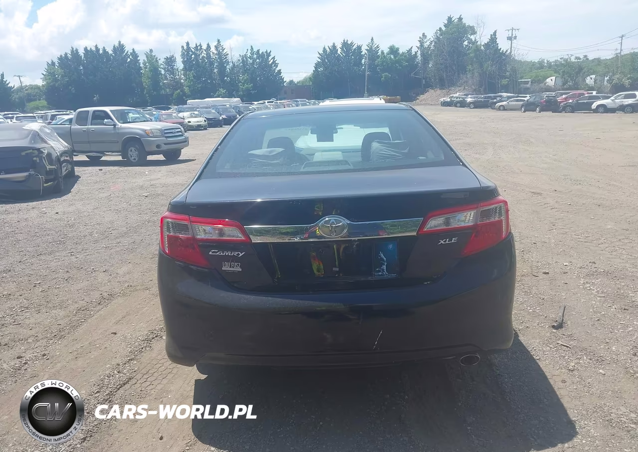 2014 Toyota Camry Xle VIN:4T4BF1FK7ER370109 - 16