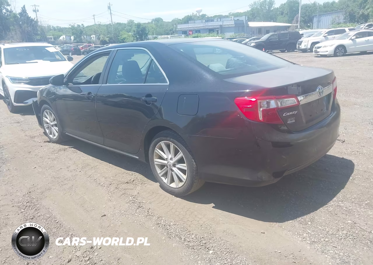 2014 Toyota Camry Xle VIN:4T4BF1FK7ER370109 - 3