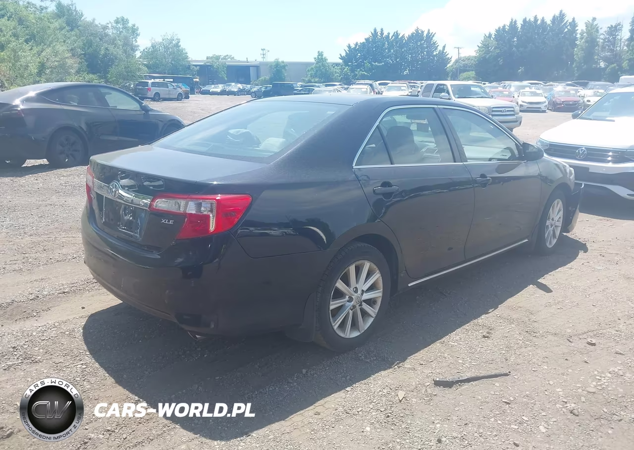 2014 Toyota Camry Xle VIN:4T4BF1FK7ER370109 - 4