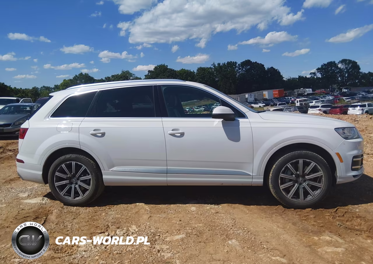 2017 Audi Q7 3.0T Premium VIN:WA1LAAF71HD021572 - 13