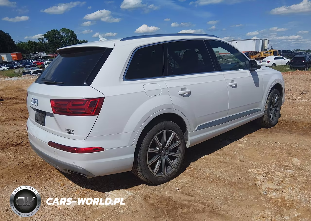 2017 Audi Q7 3.0T Premium VIN:WA1LAAF71HD021572 - 4