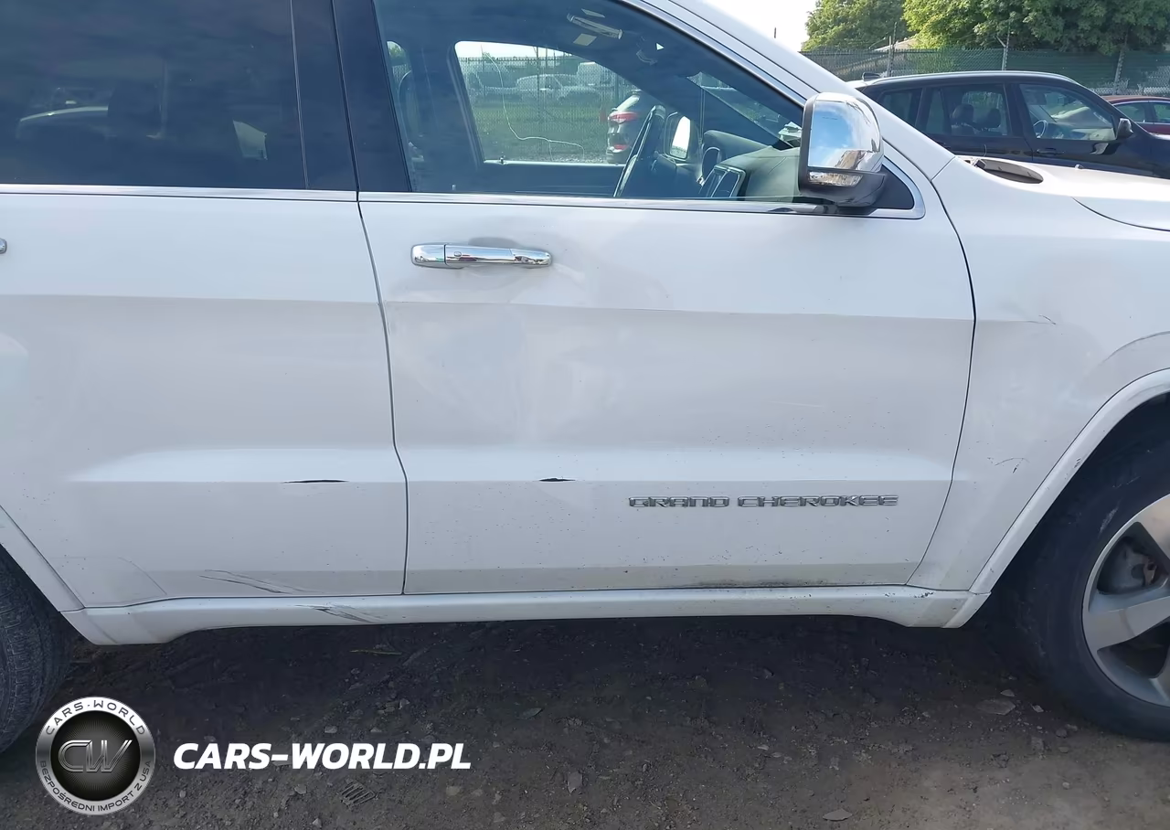 2016 Jeep Grand Cherokee Overland VIN:1C4RJFCG7GC305617 - 6
