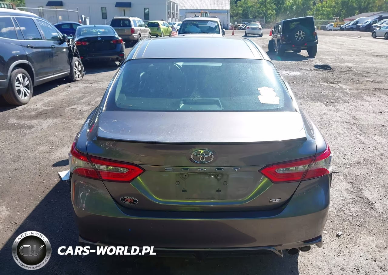 2018 Toyota Camry Se VIN:4T1B11HK0JU550712 - 16