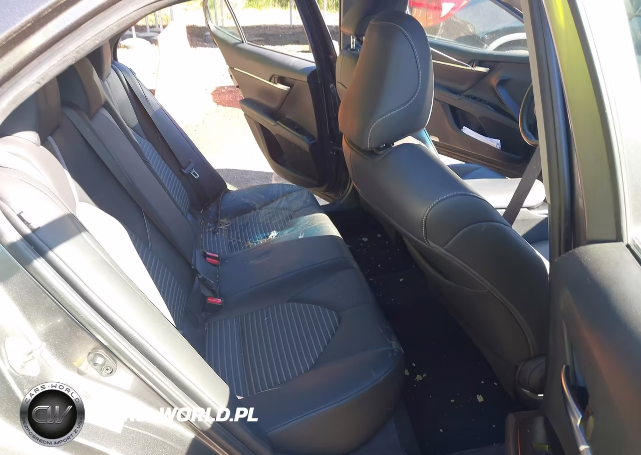 2018 Toyota Camry Se VIN:4T1B11HK0JU550712 - 8