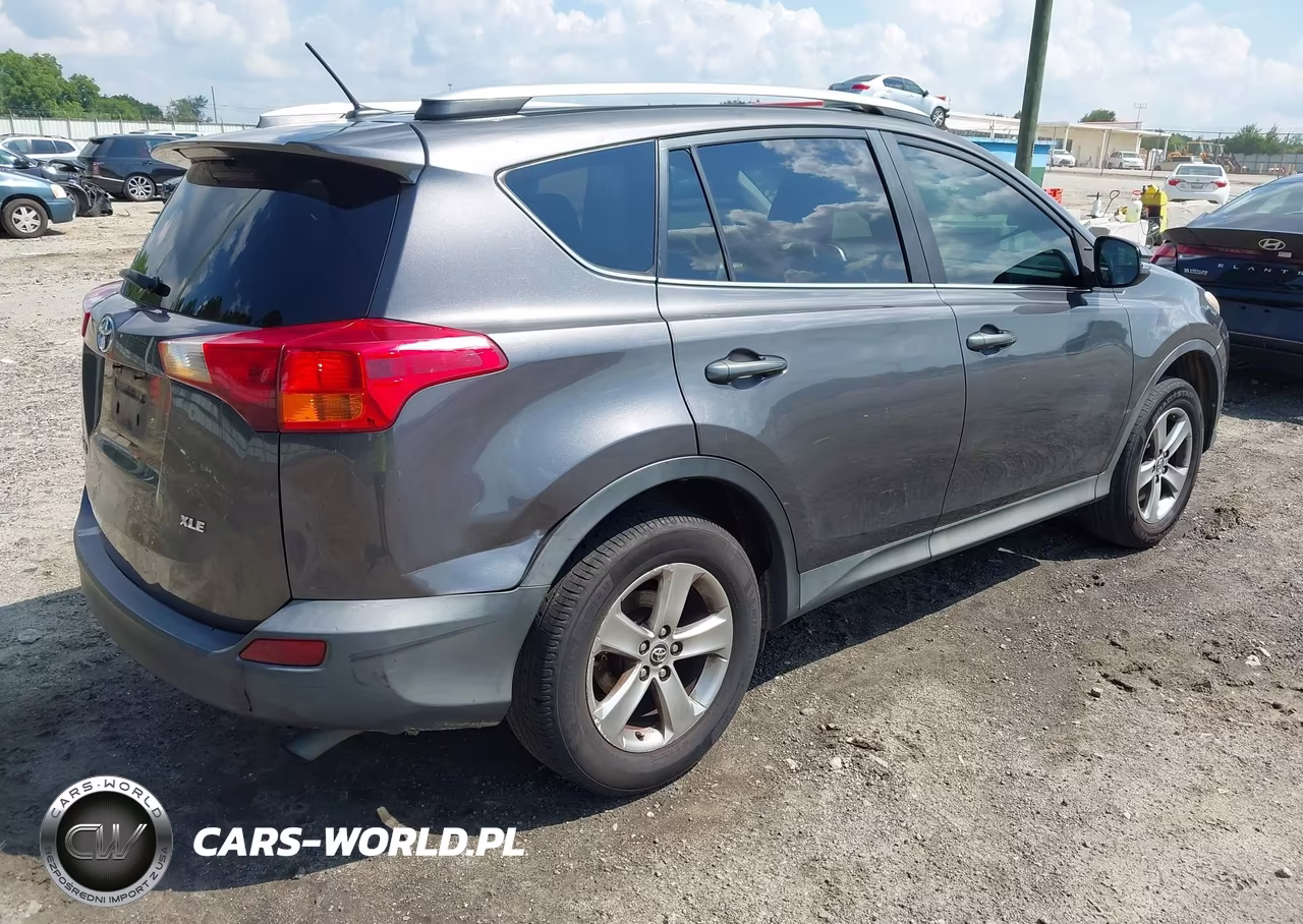 2015 Toyota Rav4 Xle VIN:2T3WFREVXFW209445 - 4
