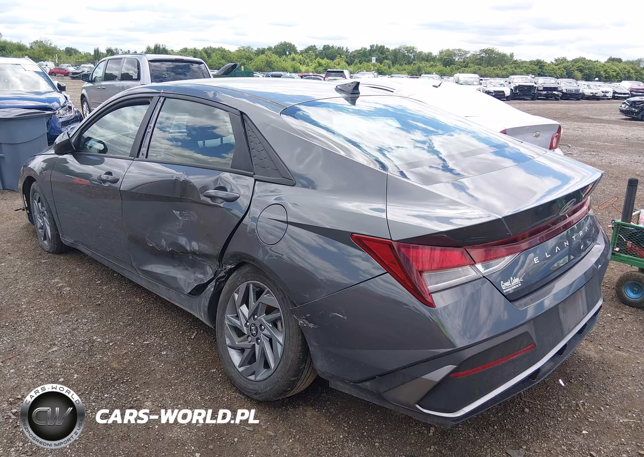 2024 Hyundai Elantra Sel VIN:KMHLM4DGXRU638760 - 3