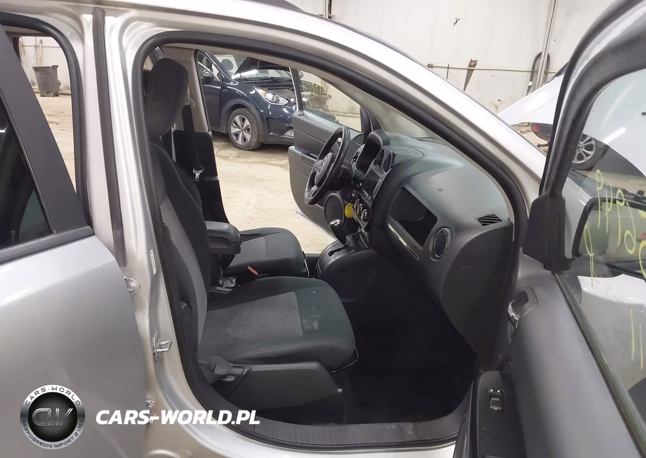 2011 Jeep Compass VIN:1J4NF1FB1BD240456 - 5