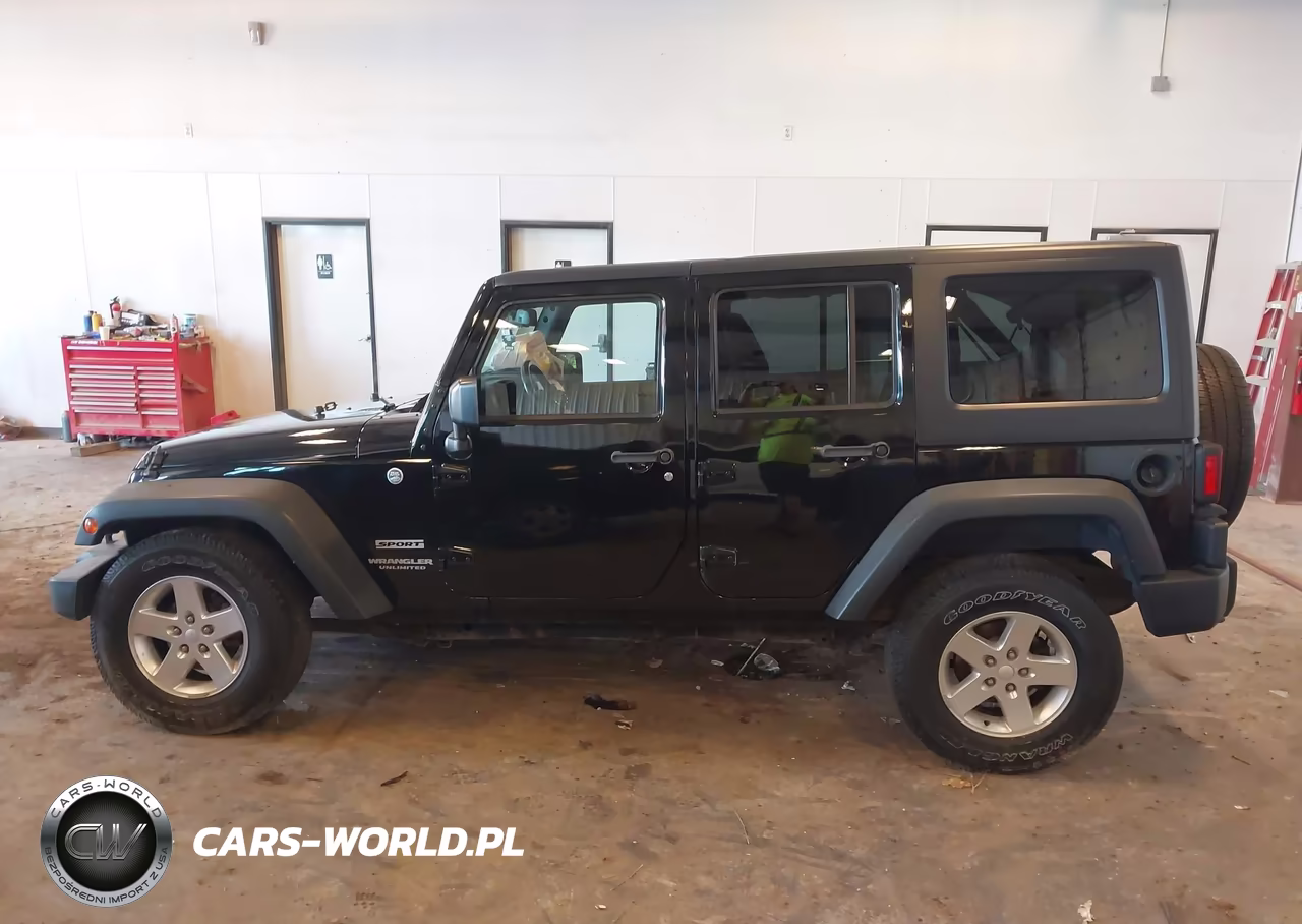 2014 Jeep Wrangler Unlimited Sport VIN:1C4BJWDG0EL304645 - 14