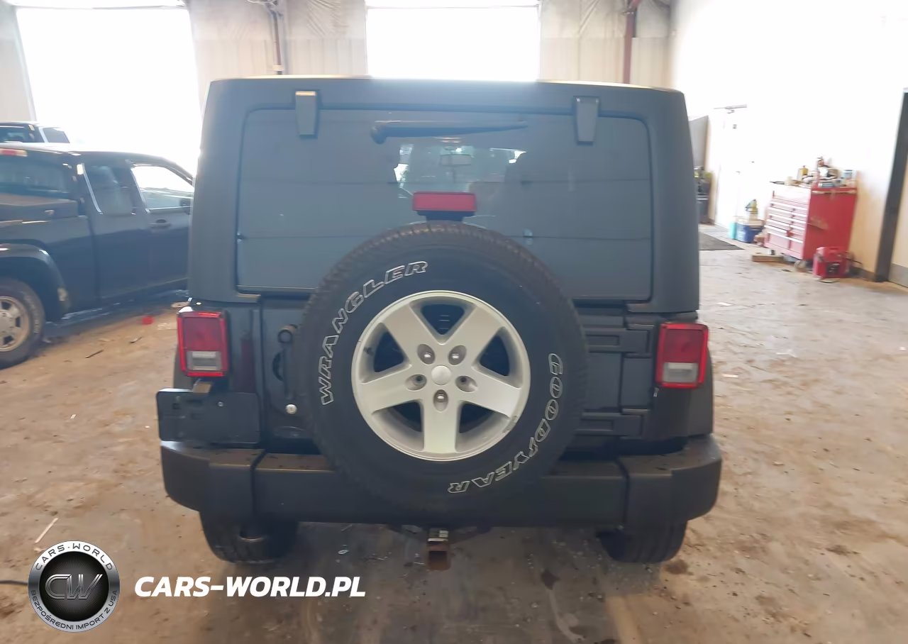 2014 Jeep Wrangler Unlimited Sport VIN:1C4BJWDG0EL304645 - 16