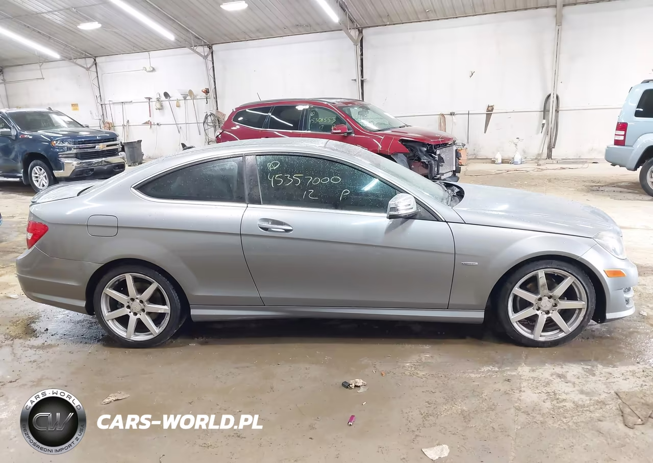 2012 Mercedes-Benz C 250 VIN:WDDGJ4HB9CF826751 - 13