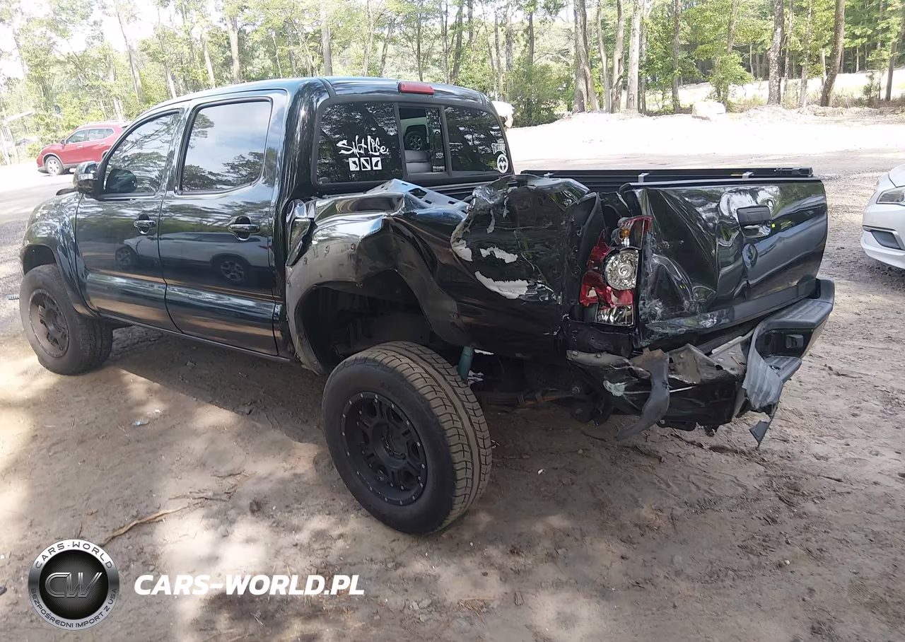 2013 Toyota Tacoma Base V6 VIN:3TMLU4EN0DM109638 - 3