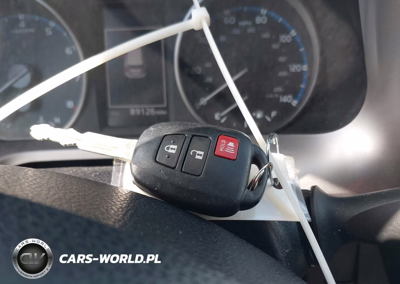 2018 Toyota Rav4 Le VIN:JTMBFREVXJD229862 - 11