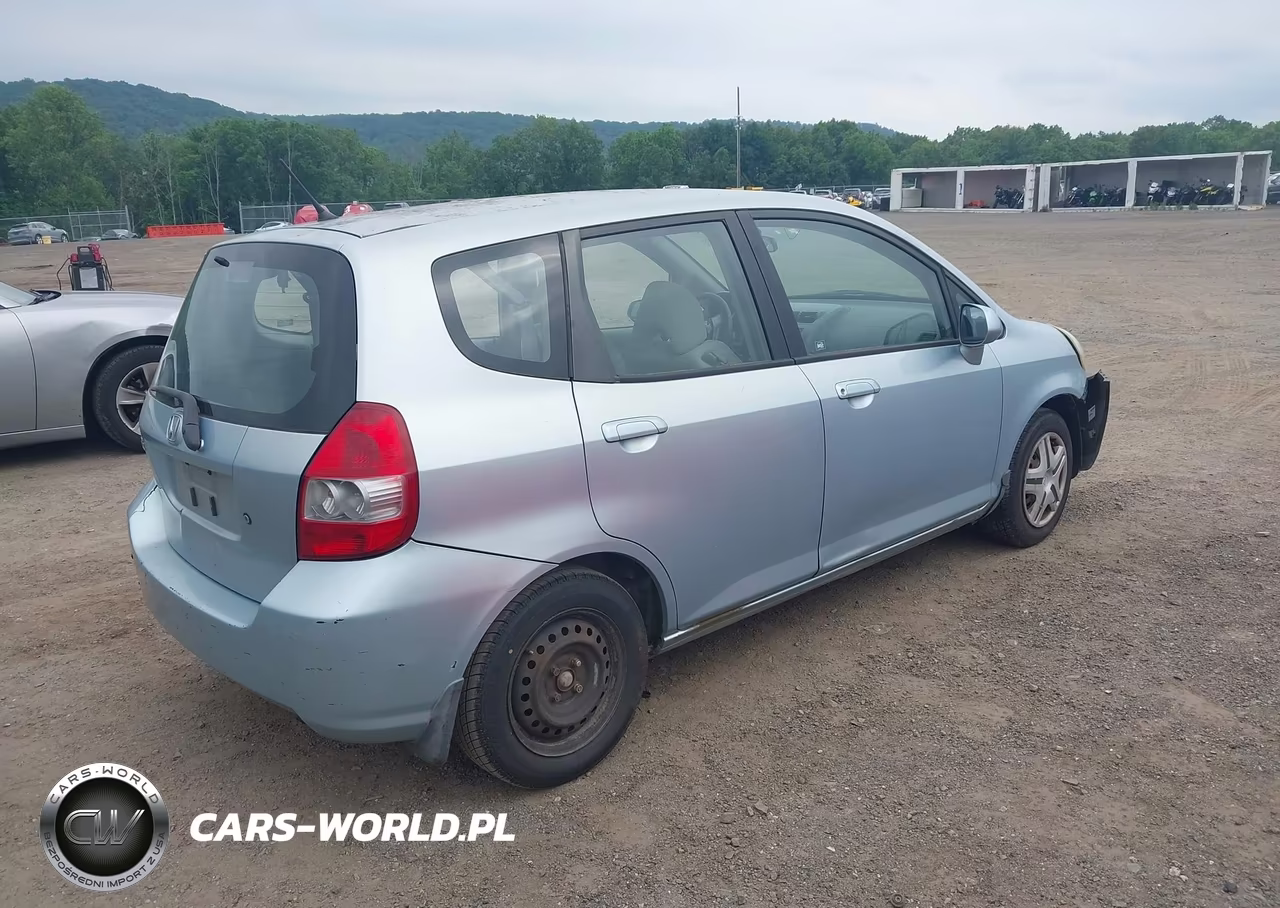 2007 Honda Fit VIN:JHMGD38457S007065 - 4