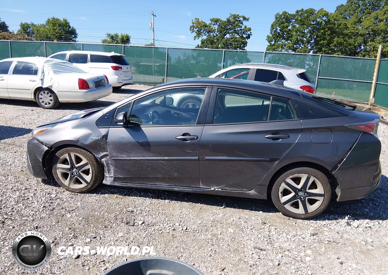 2018 Toyota Prius Four Touring VIN:JTDKARFU1J3546598 - 14