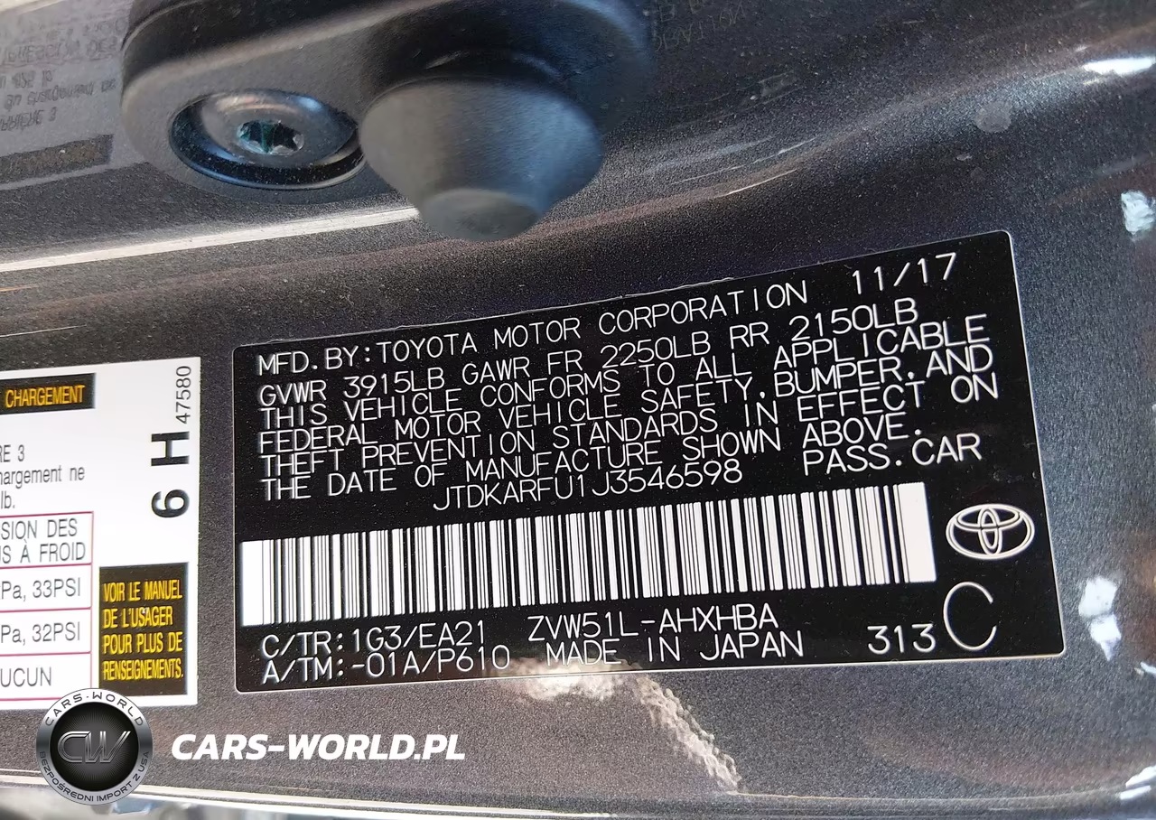 2018 Toyota Prius Four Touring VIN:JTDKARFU1J3546598 - 9