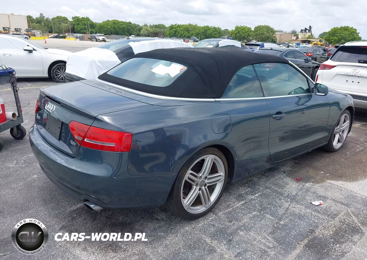 2011 Audi A5 2.0T Premium VIN:WAUJFAFHXBN000533 - 4