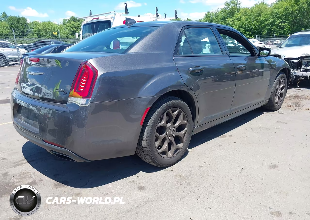 2016 Chrysler 300 300S Alloy Edition VIN:2C3CCAGG0GH262219 - 4