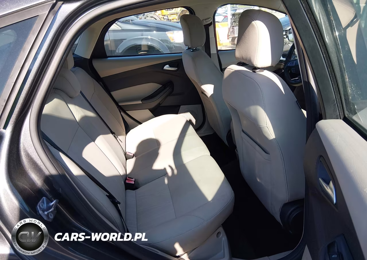 2017 Ford Focus Se VIN:1FADP3K23HL246988 - 8