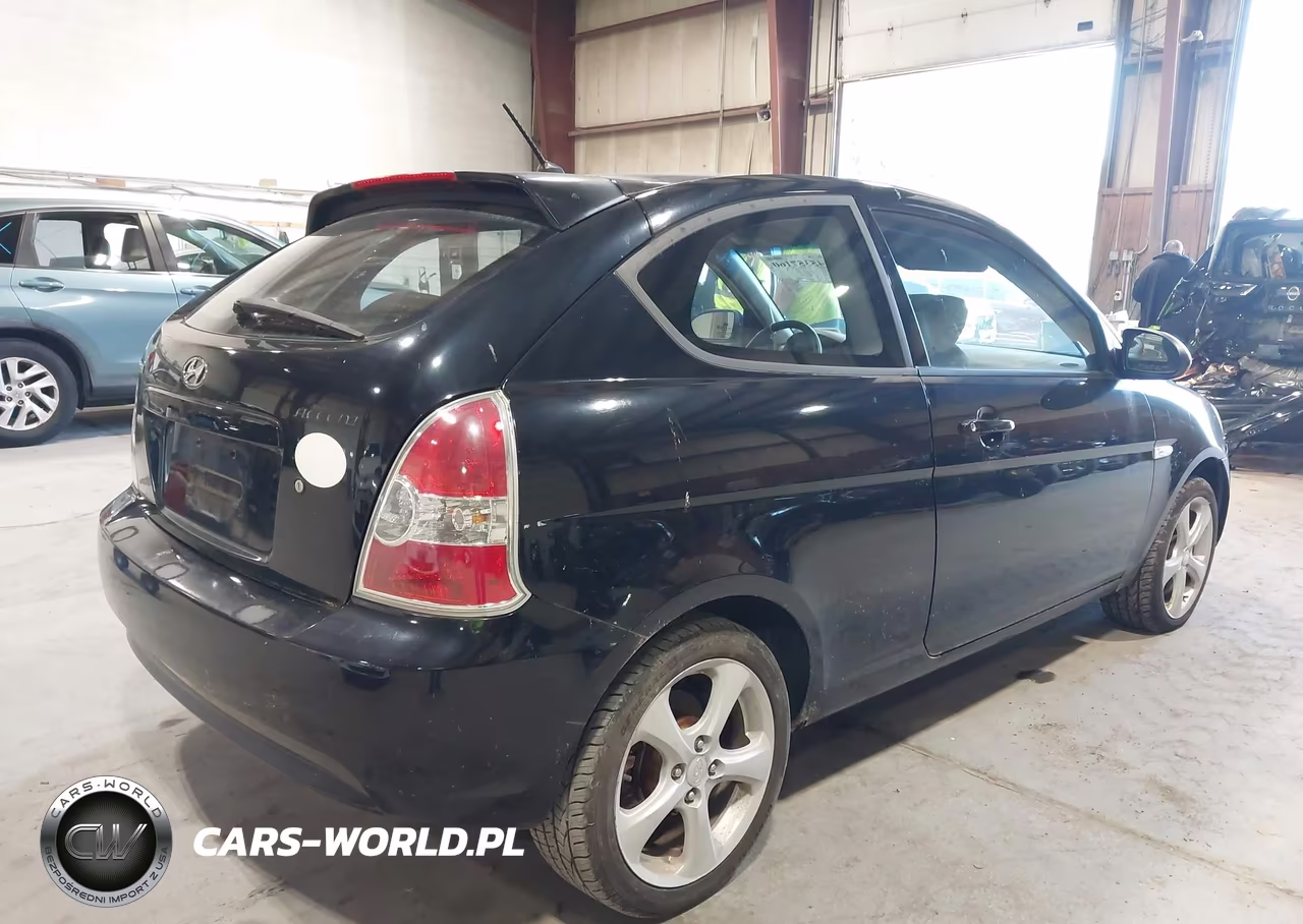 2007 Hyundai Accent Se VIN:KMHCN36C37U027547 - 4