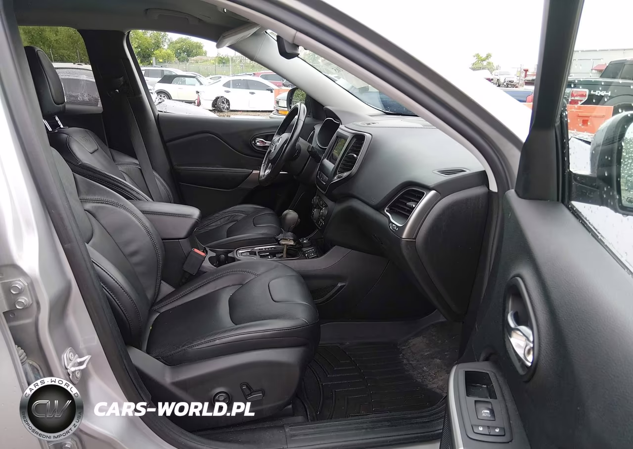 2021 Jeep Cherokee Latitude Lux 4X4 VIN:1C4PJMMX5MD160156 - 5