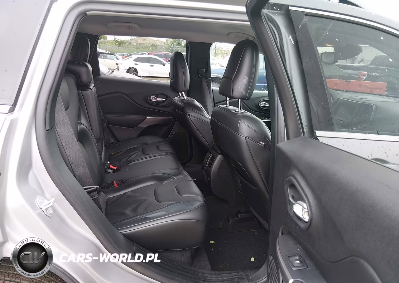 2021 Jeep Cherokee Latitude Lux 4X4 VIN:1C4PJMMX5MD160156 - 8