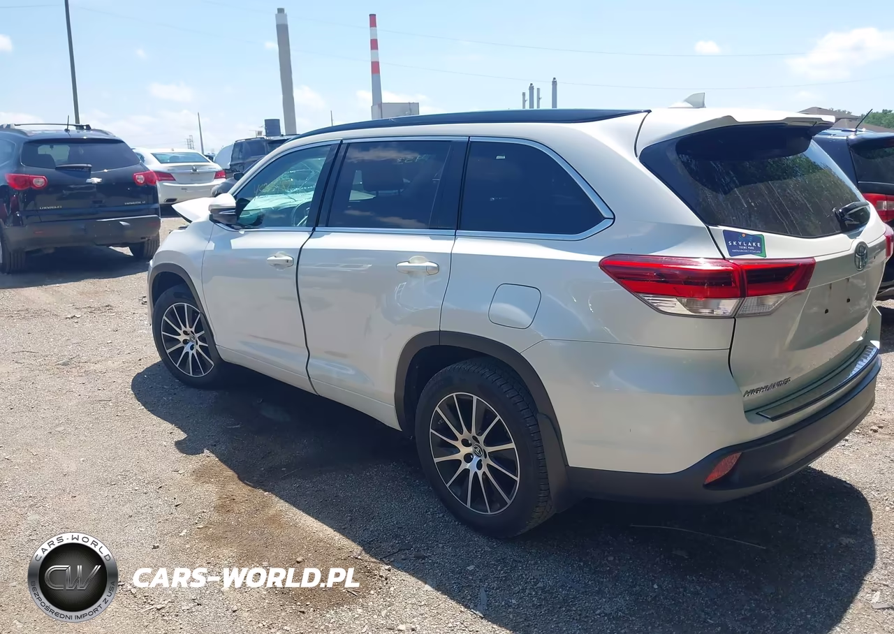 2018 Toyota Highlander Se VIN:5TDJZRFH8JS555708 - 3