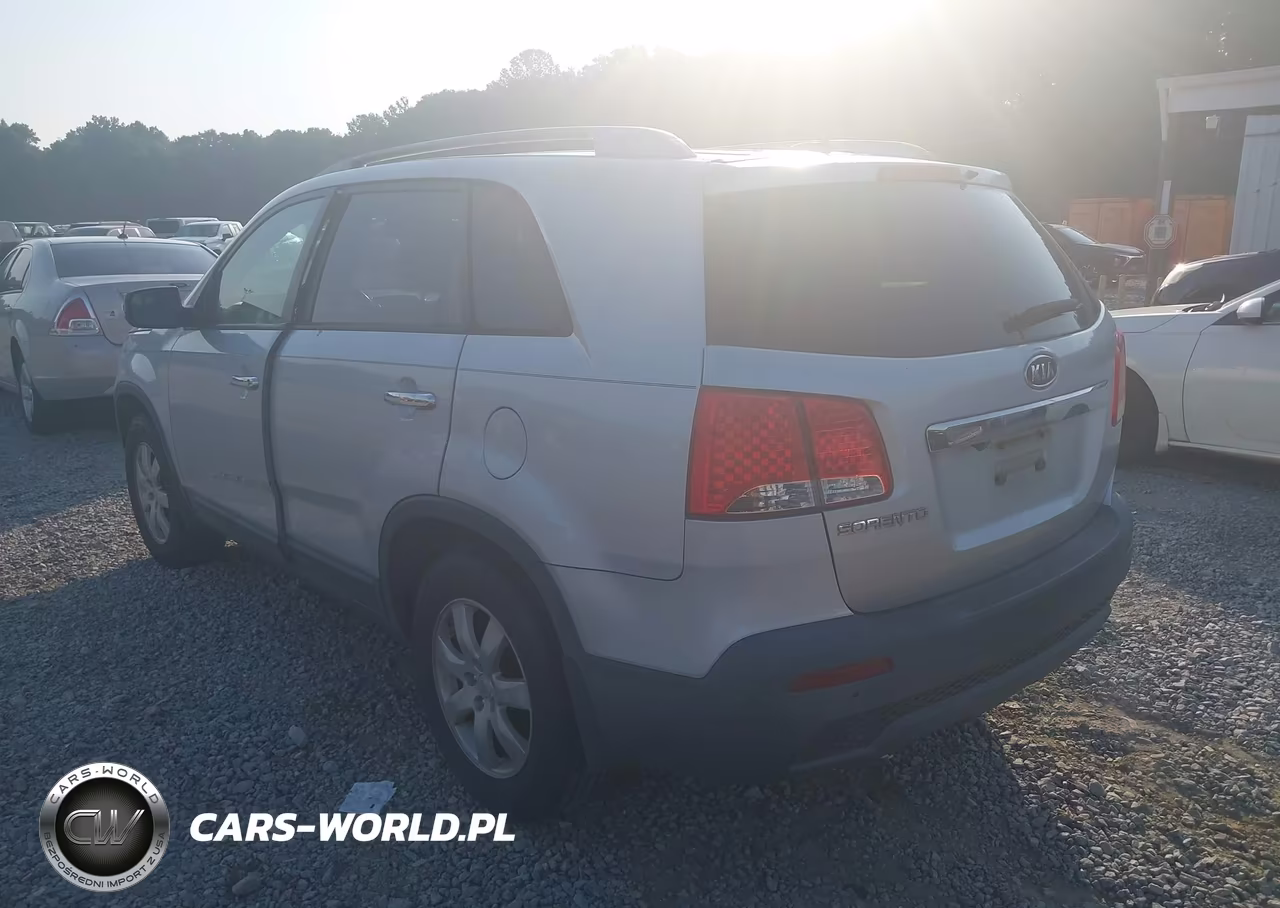 2011 Kia Sorento Lx VIN:5XYKT3A1XBG024683 - 3