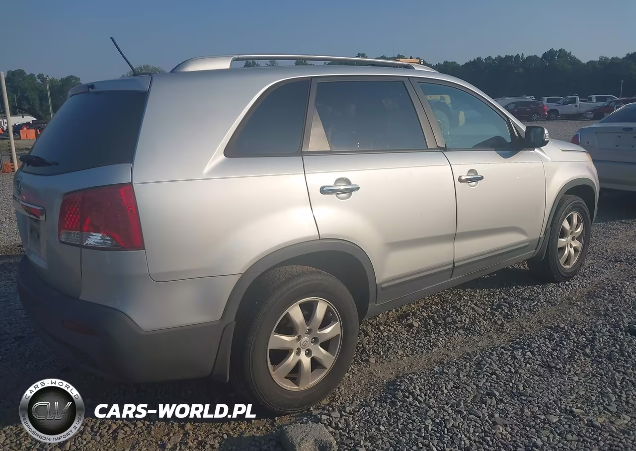 2011 Kia Sorento Lx VIN:5XYKT3A1XBG024683 - 4