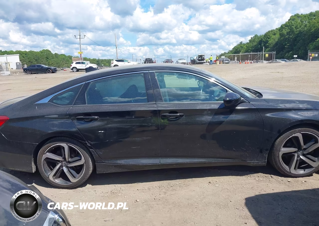 2018 Honda Accord Sport VIN:1HGCV1F34JA203394 - 13