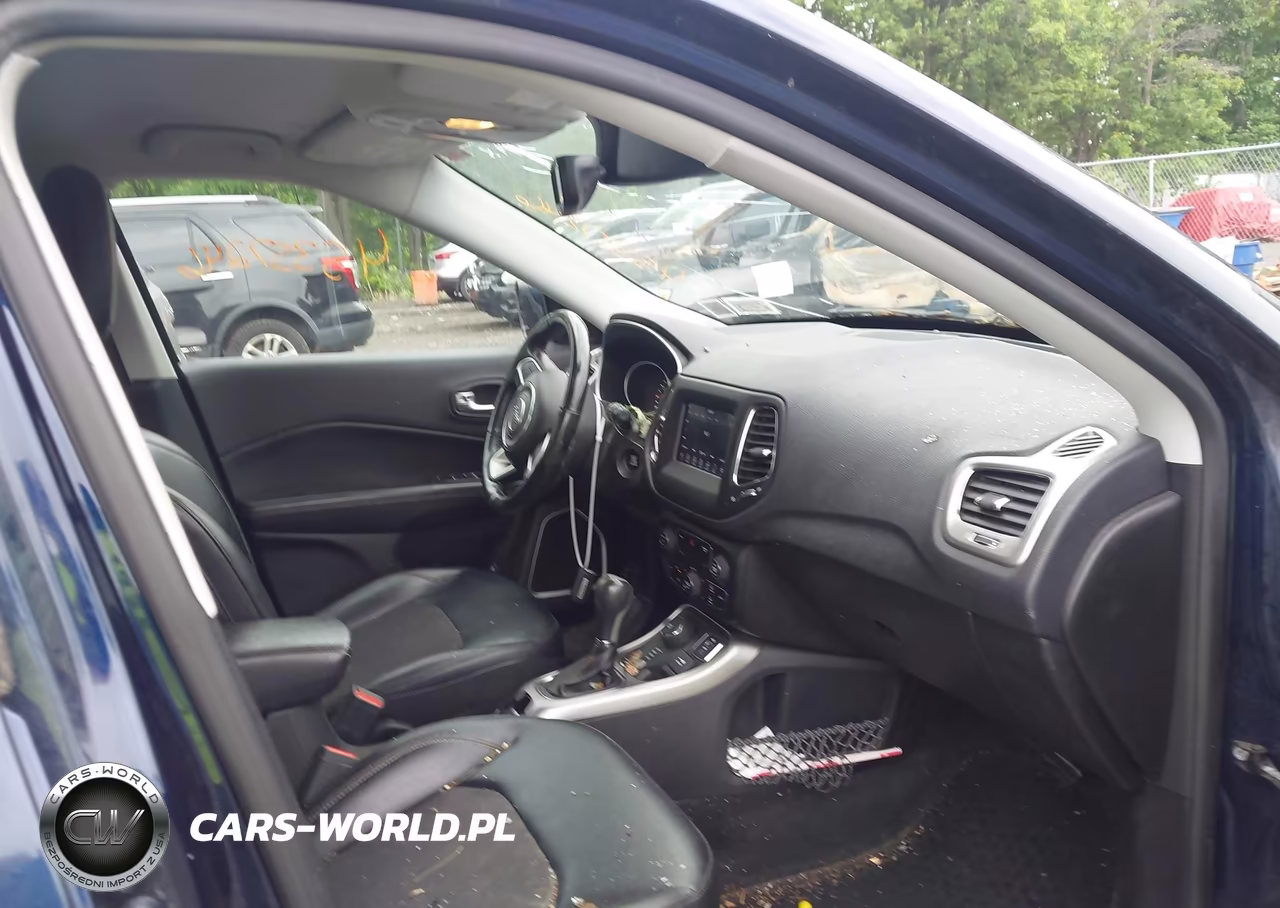 2018 Jeep Compass Latitude 4X4 VIN:3C4NJDBB3JT100106 - 5