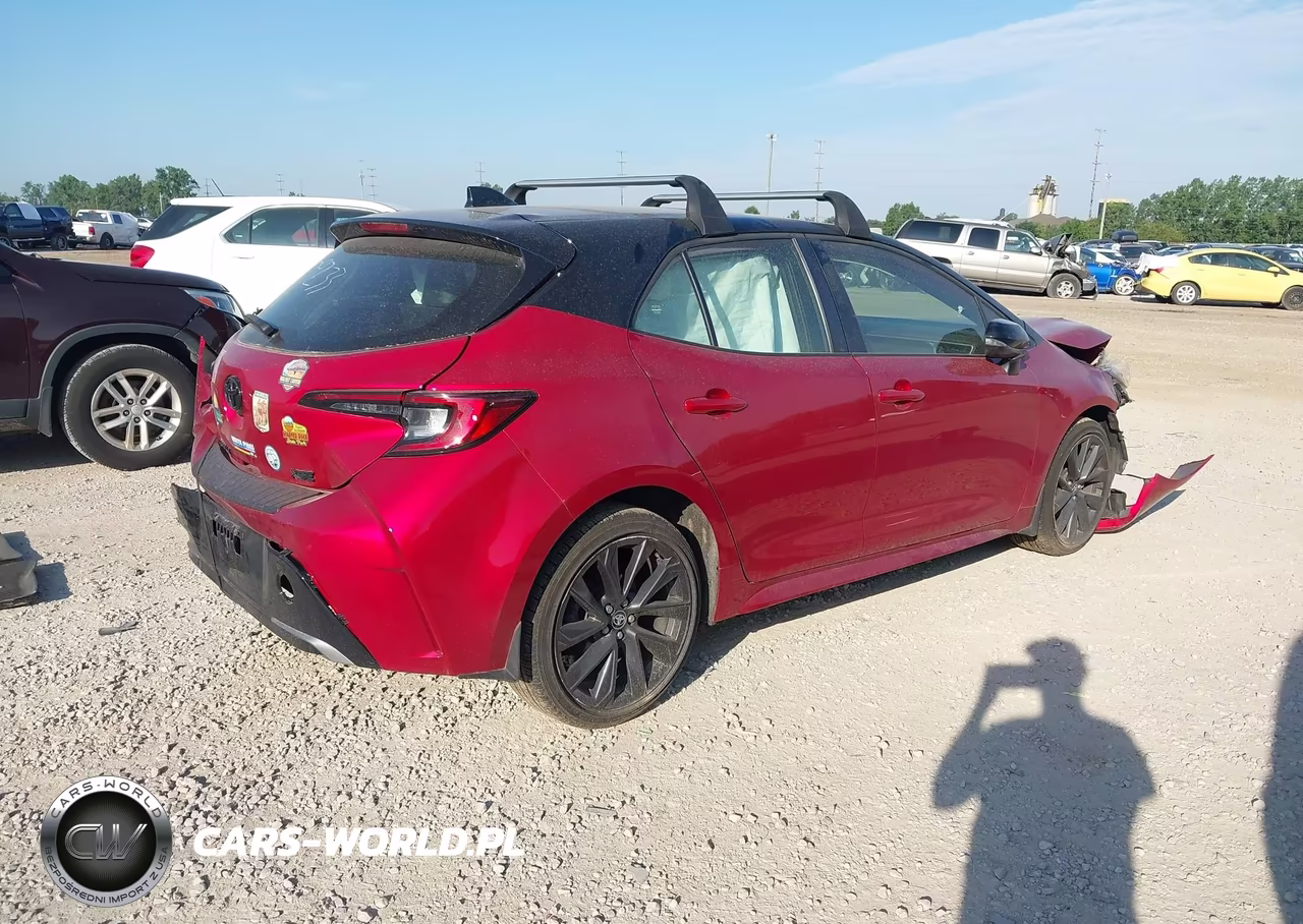 2023 Toyota Corolla Xse VIN:JTNC4MBE6P3209233 - 4