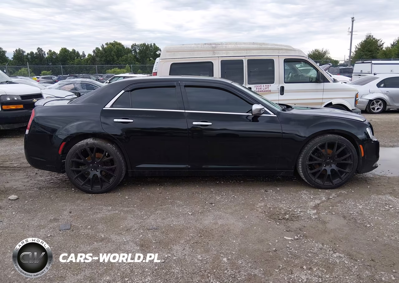 2015 Chrysler 300C Platinum VIN:2C3CCAPG7FH837480 - 14