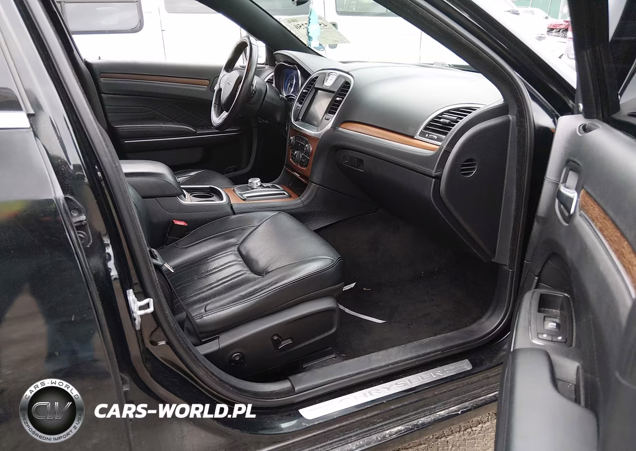 2015 Chrysler 300C Platinum VIN:2C3CCAPG7FH837480 - 5
