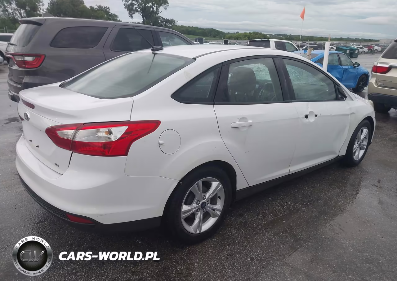 2013 Ford Focus Se VIN:1FADP3F28DL341972 - 4