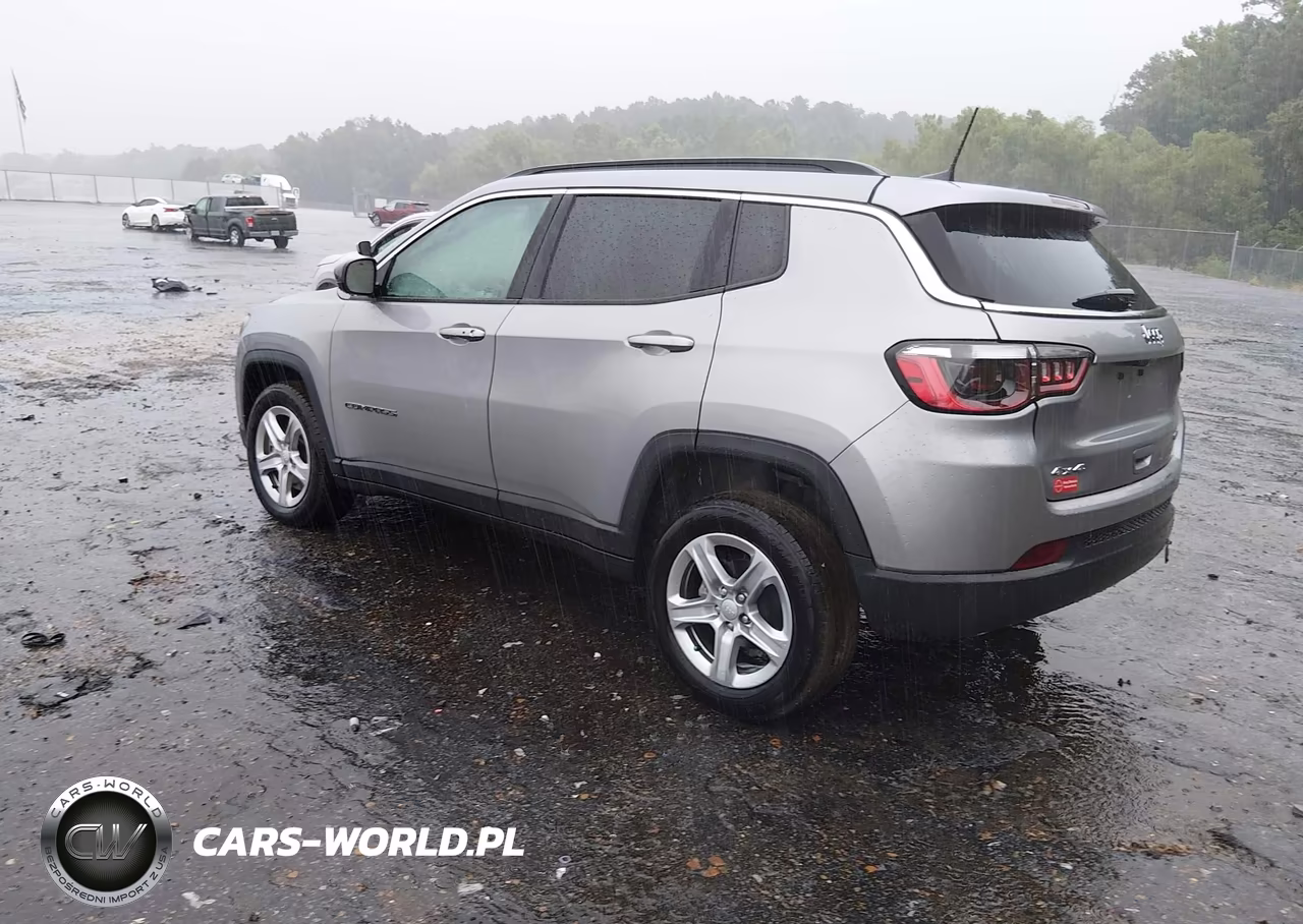 2024 Jeep Compass Latitude 4X4 VIN:3C4NJDBN0RT607132 - 3