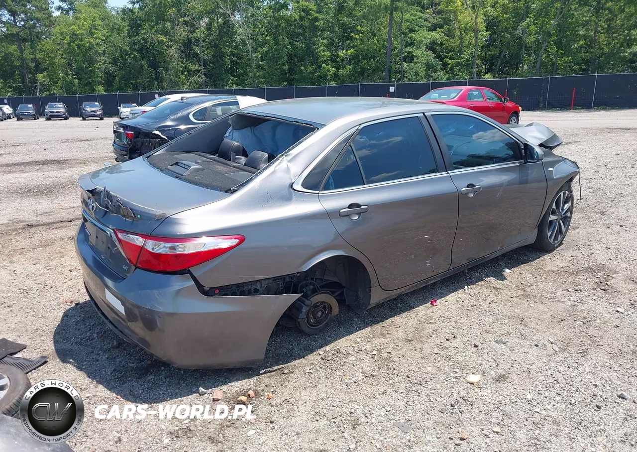 2016 Toyota Camry Se VIN:4T1BF1FK2GU131094 - 4