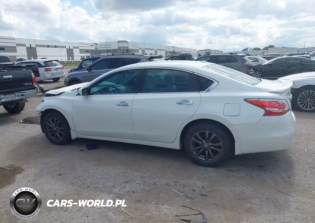 2015 Nissan Altima 2.5 S VIN:1N4AL3AP0FN891594 - 14
