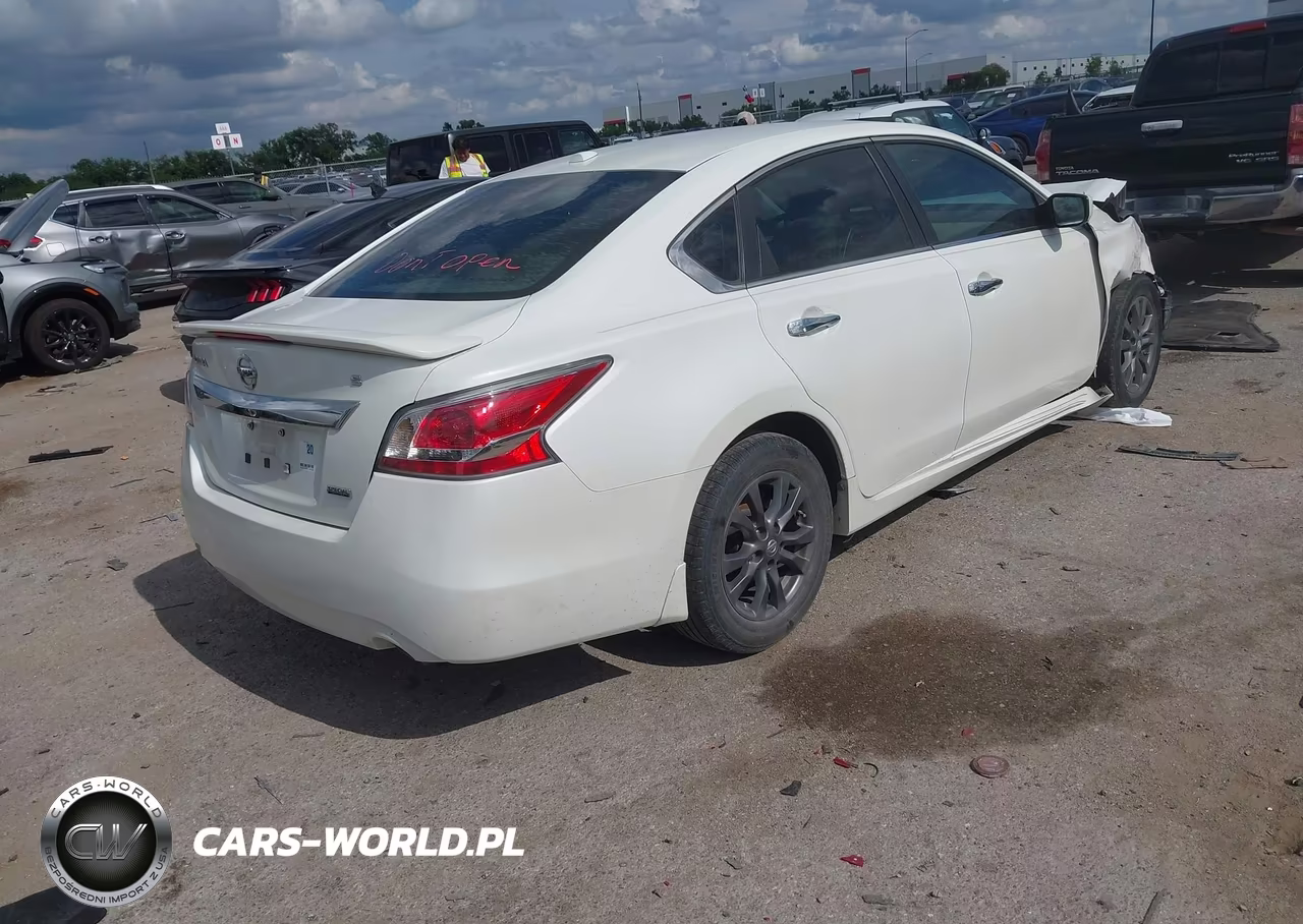 2015 Nissan Altima 2.5 S VIN:1N4AL3AP0FN891594 - 4