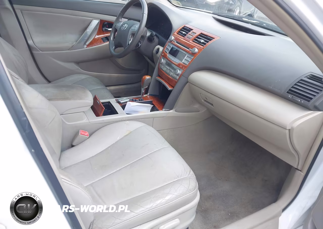 2010 Toyota Camry Hybrid VIN:4T1BB3EK7AU117756 - 5