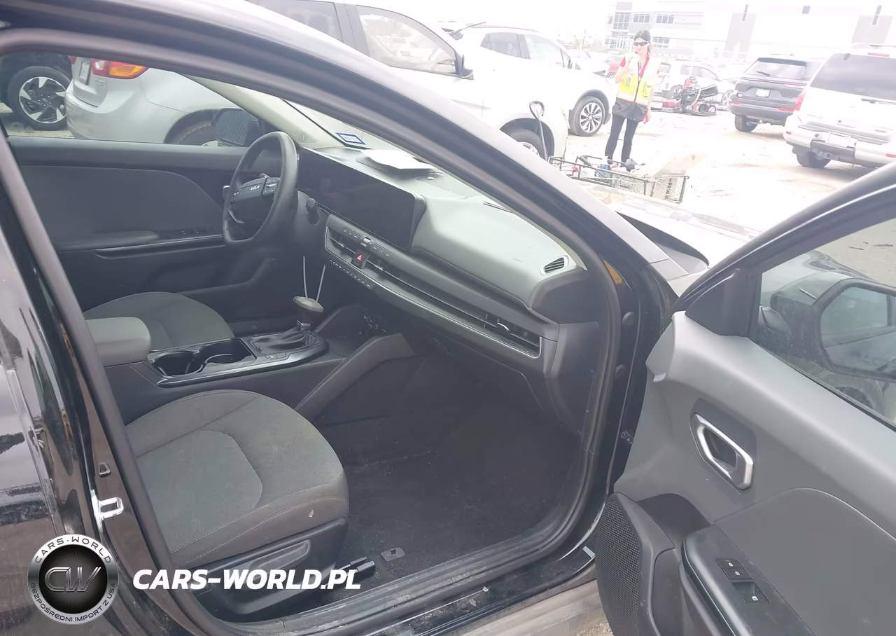 2025 Kia K4 Lxs VIN:3KPFT4DE0SE024517 - 5