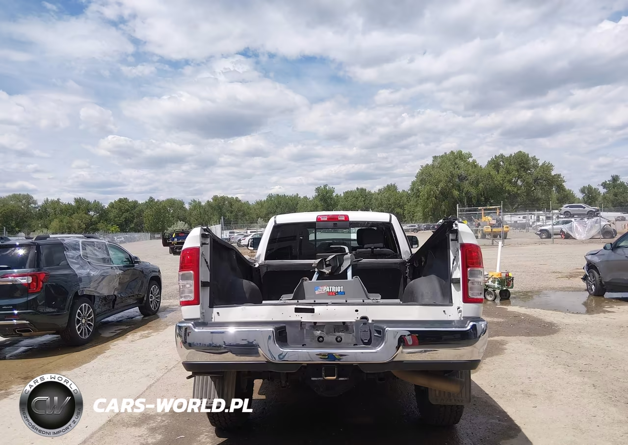 2019 Ram 3500 Tradesman 4X4 8' Box VIN:3C63R3GL7KG708479 - 16
