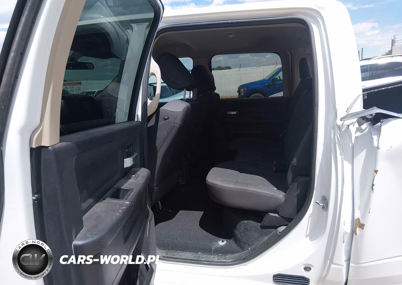 2019 Ram 3500 Tradesman 4X4 8' Box VIN:3C63R3GL7KG708479 - 7