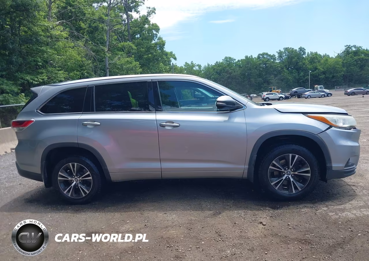 2016 Toyota Highlander Xle V6 VIN:5TDJKRFH9GS235049 - 13