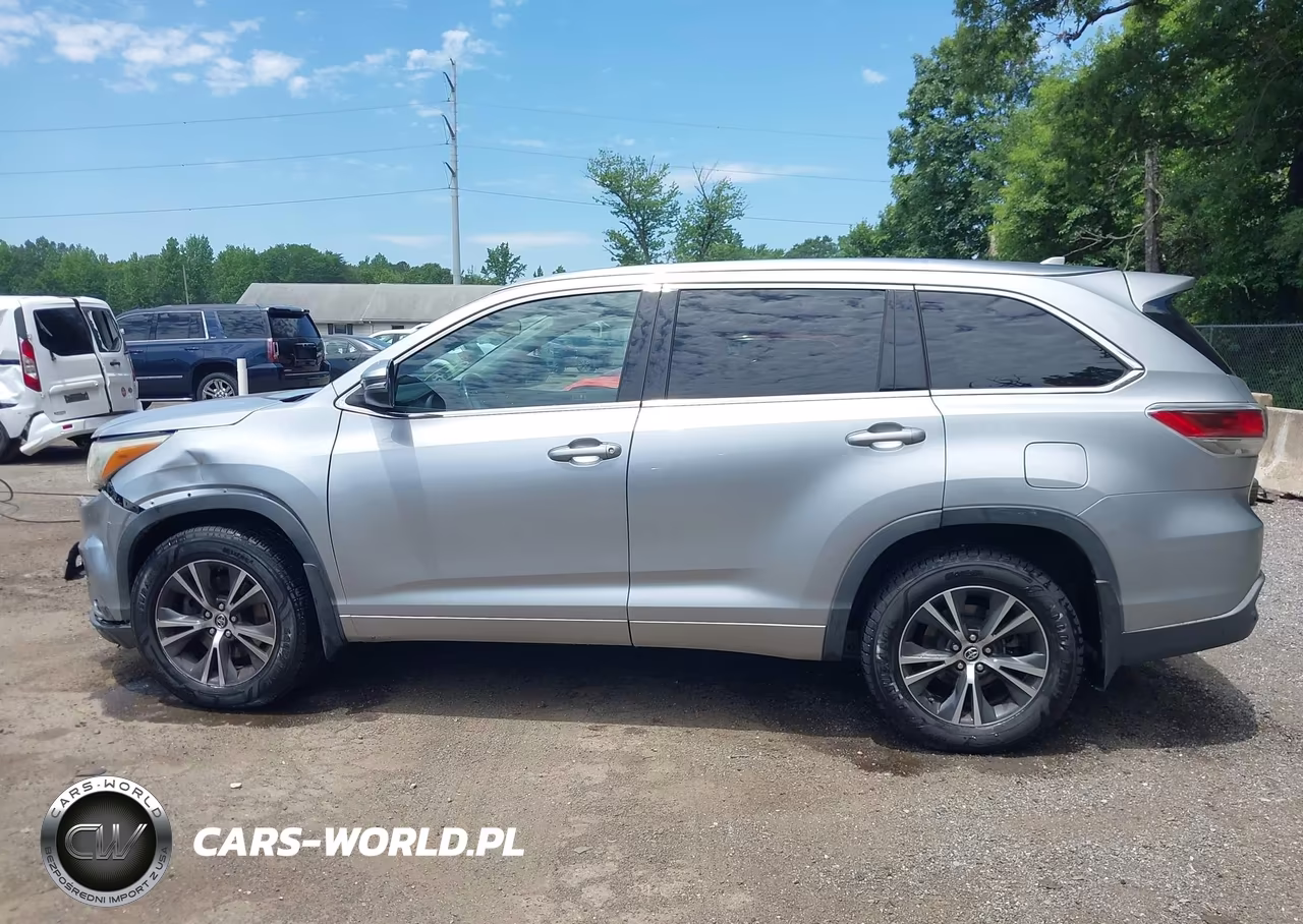 2016 Toyota Highlander Xle V6 VIN:5TDJKRFH9GS235049 - 14