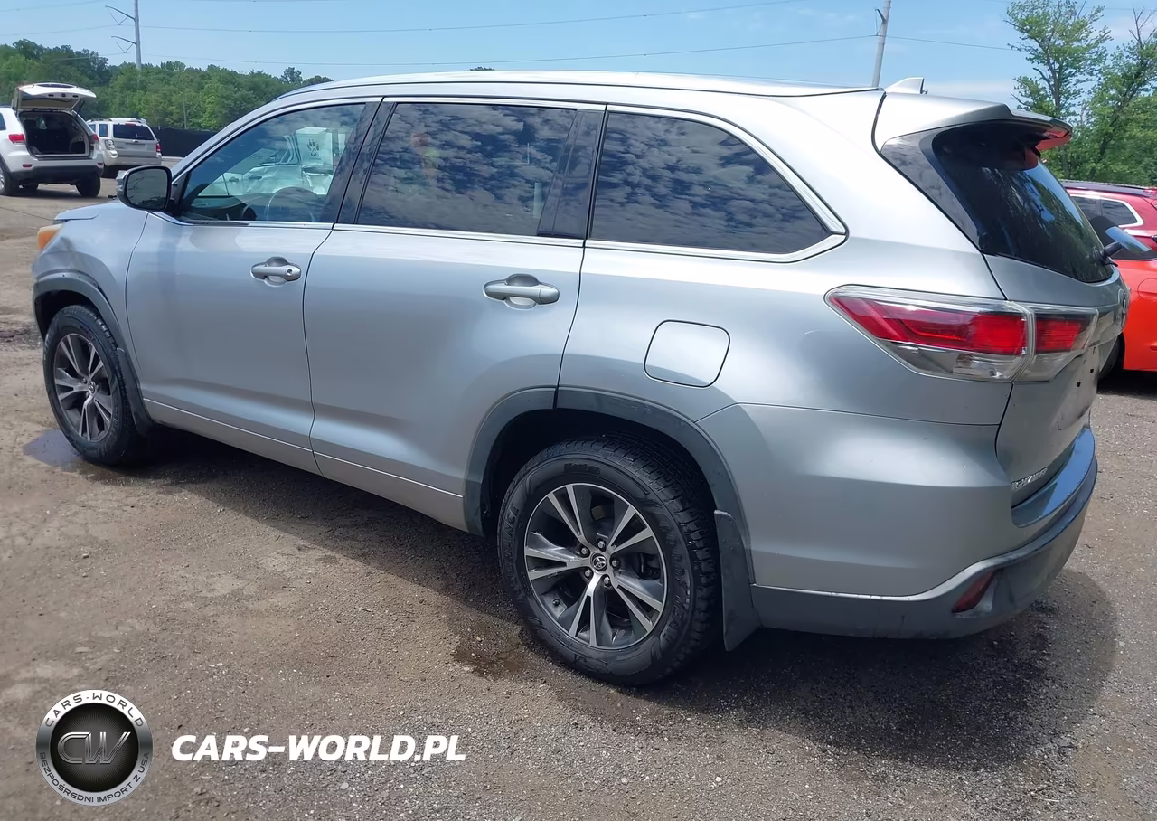 2016 Toyota Highlander Xle V6 VIN:5TDJKRFH9GS235049 - 3