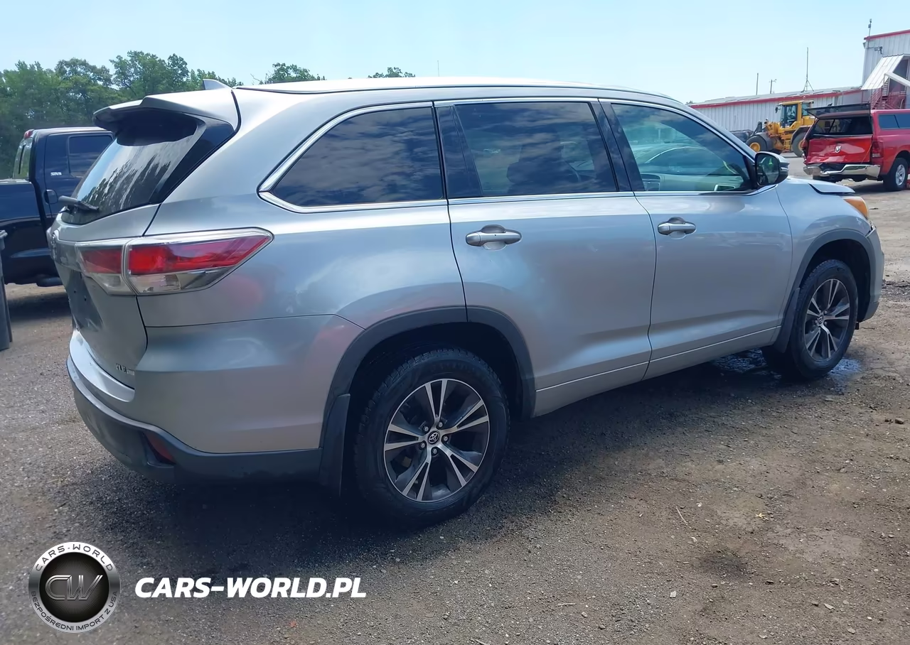 2016 Toyota Highlander Xle V6 VIN:5TDJKRFH9GS235049 - 4