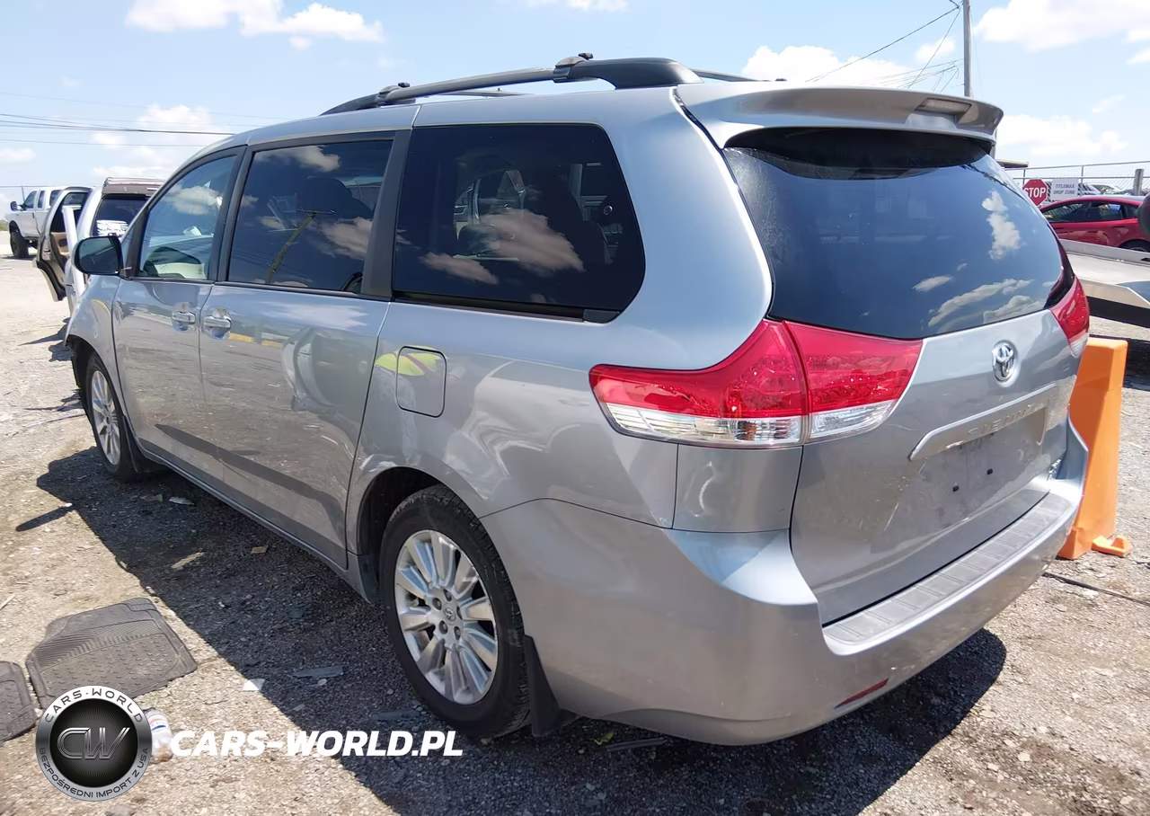 2013 Toyota Sienna Xle 7 Passenger VIN:5TDDK3DC9DS057592 - 3