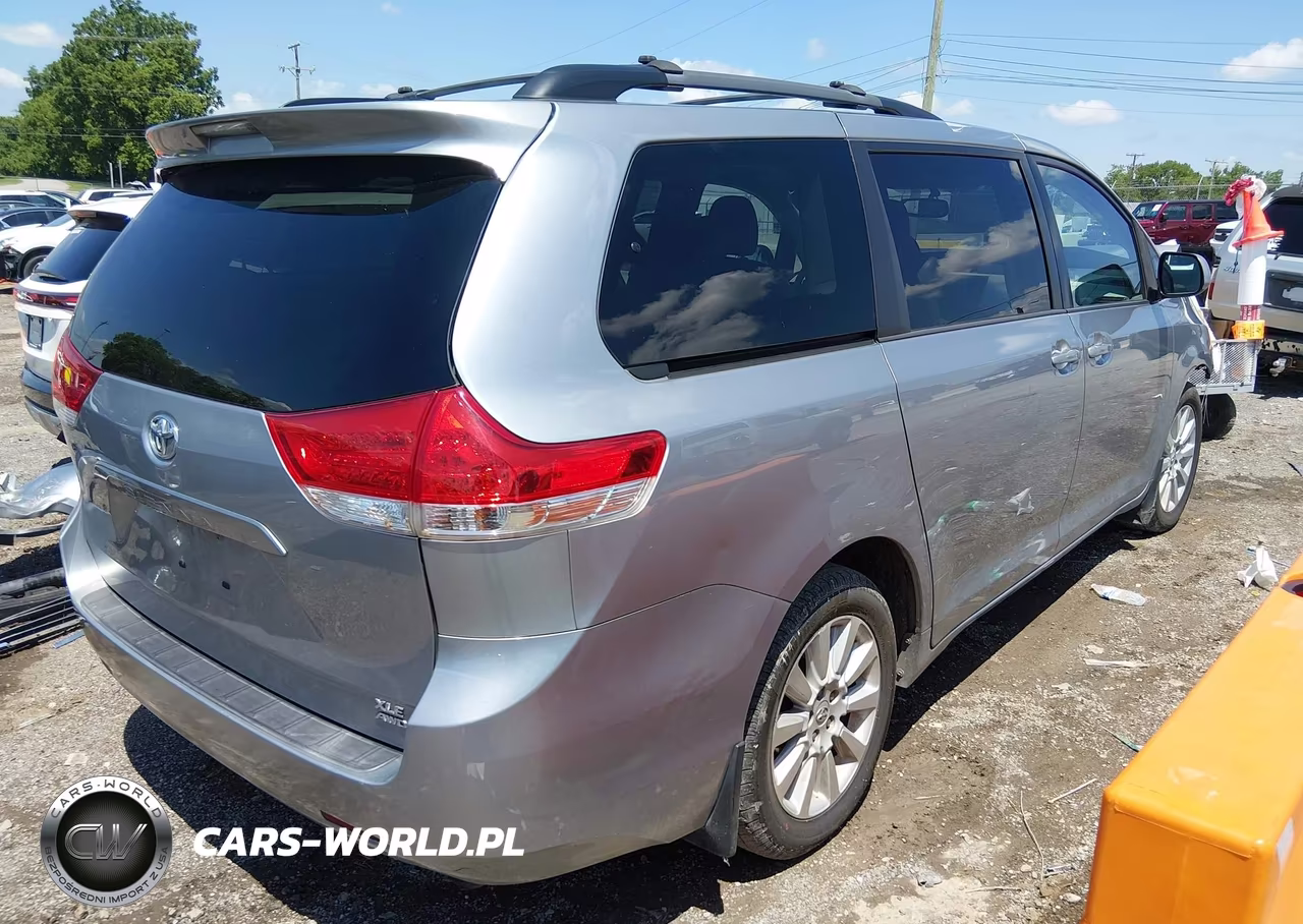2013 Toyota Sienna Xle 7 Passenger VIN:5TDDK3DC9DS057592 - 4