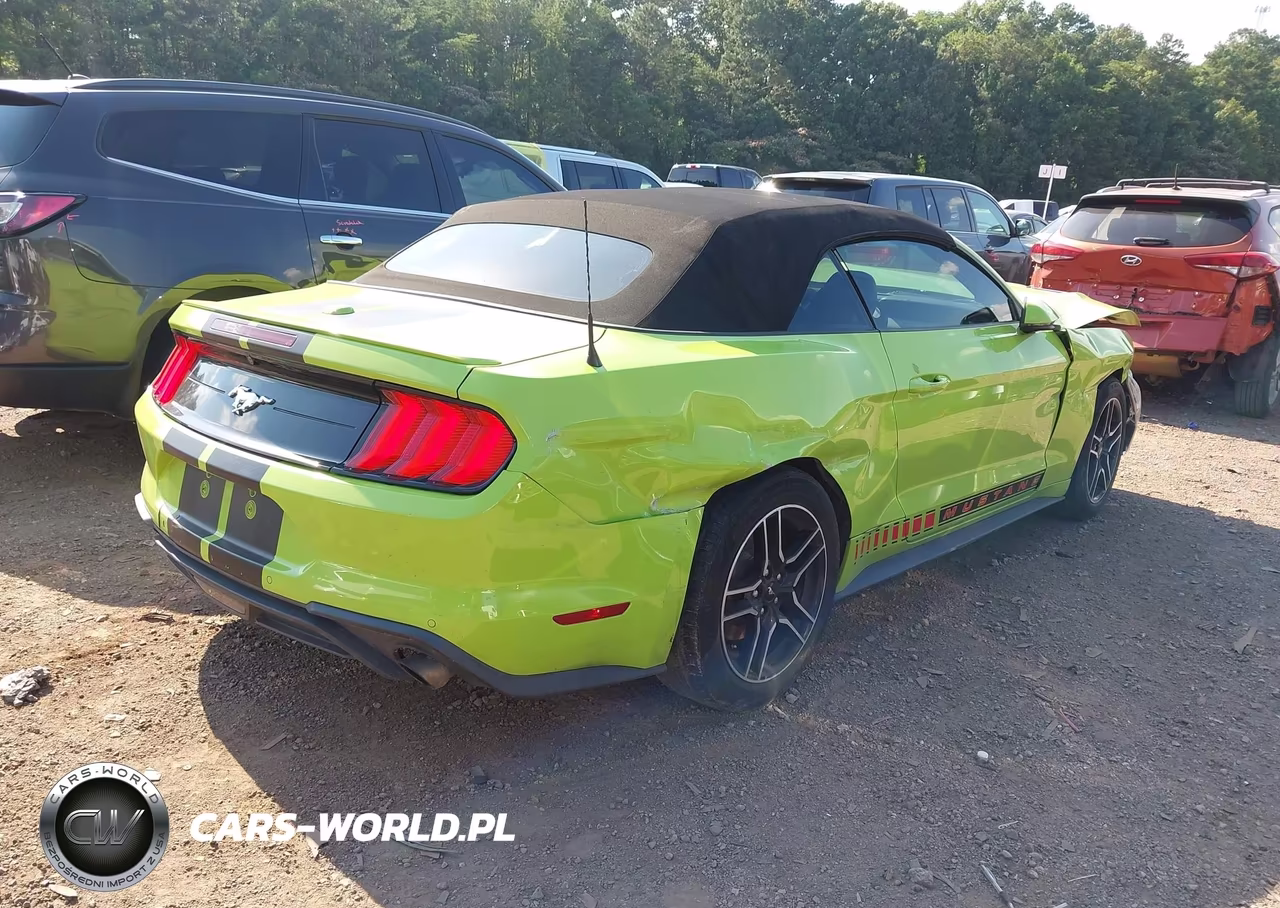 2020 Ford Mustang Ecoboost Premium VIN:1FATP8UH8L5125882 - 4