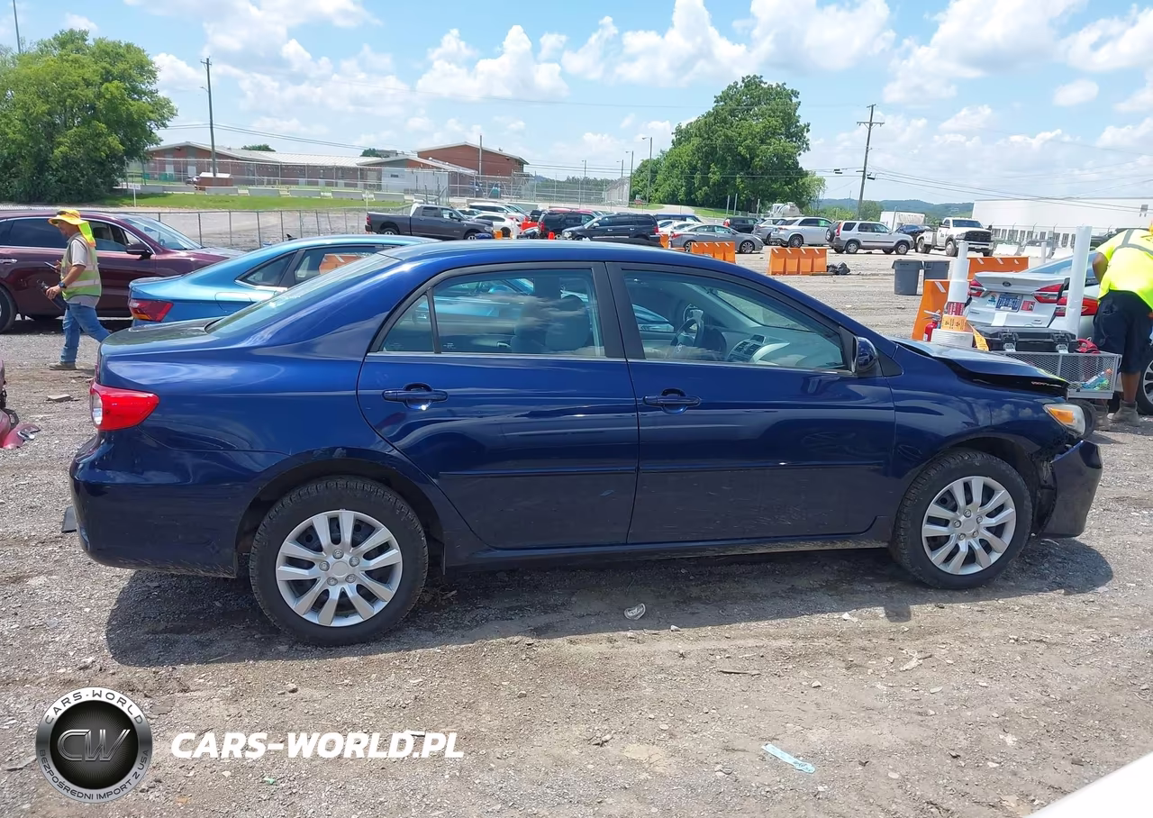 2013 Toyota Corolla Le VIN:5YFBU4EE2DP115591 - 13